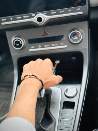 Oval Silver Black Silicon