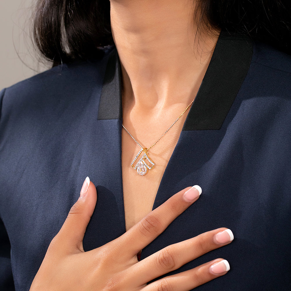 Diamond Shape Enchanting Pendant