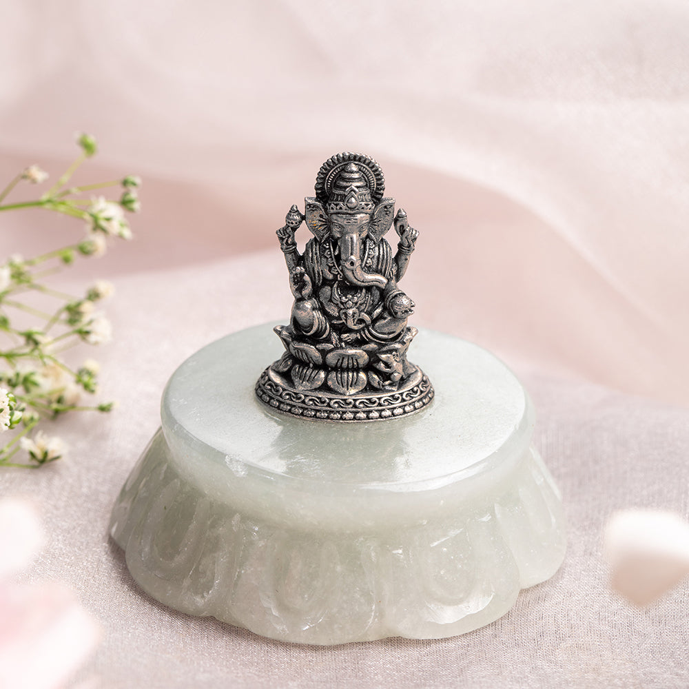 Green Avventura Ganesh Car Idol