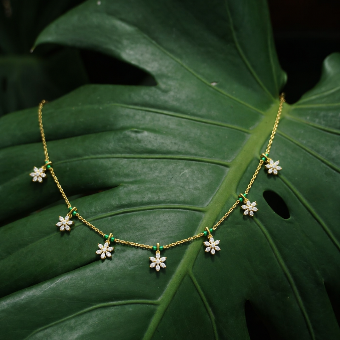 Daisy vine Necklace