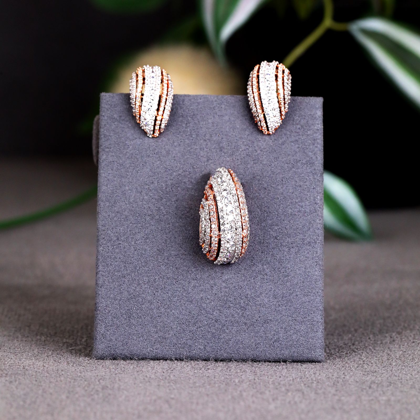 Cluster Pear Earring